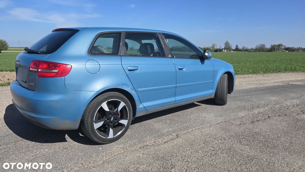 Audi A3 Sportback - 4