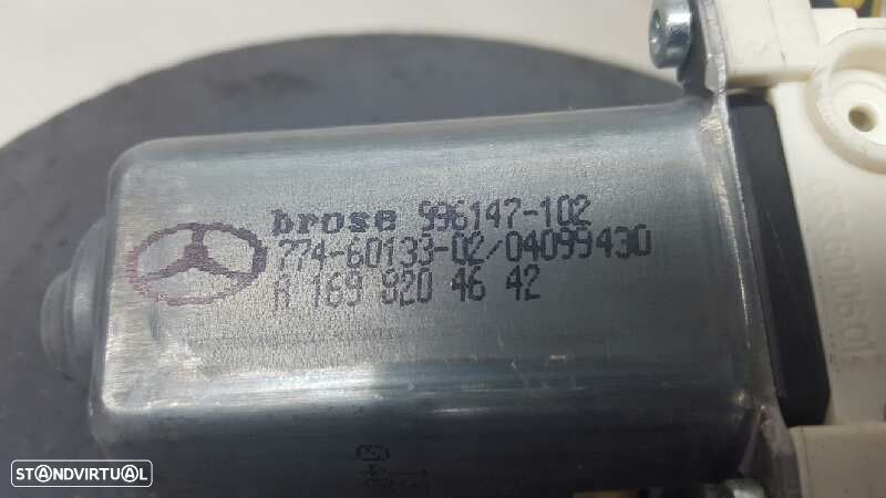 MOTOR ELEVADOR TRASEIRO DIREITO MERCEDES CLASE B (W245) 200 CDI (245.208) - 4