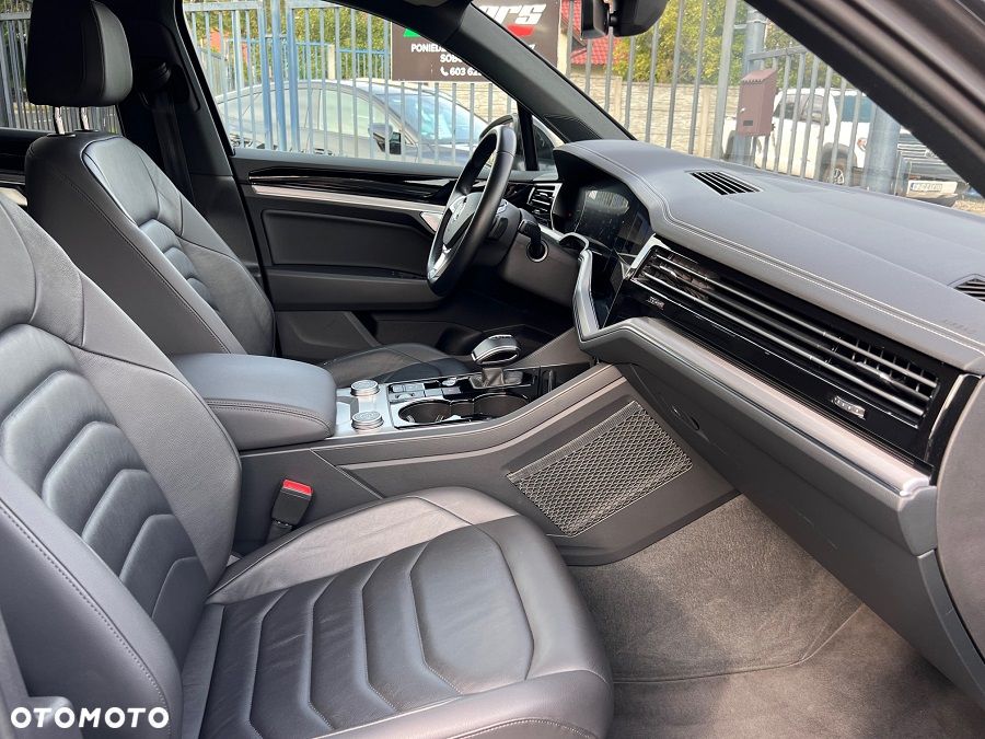 Volkswagen Touareg 3.0 V6 TDI 4Motion DPF Automatik R-Line - 37