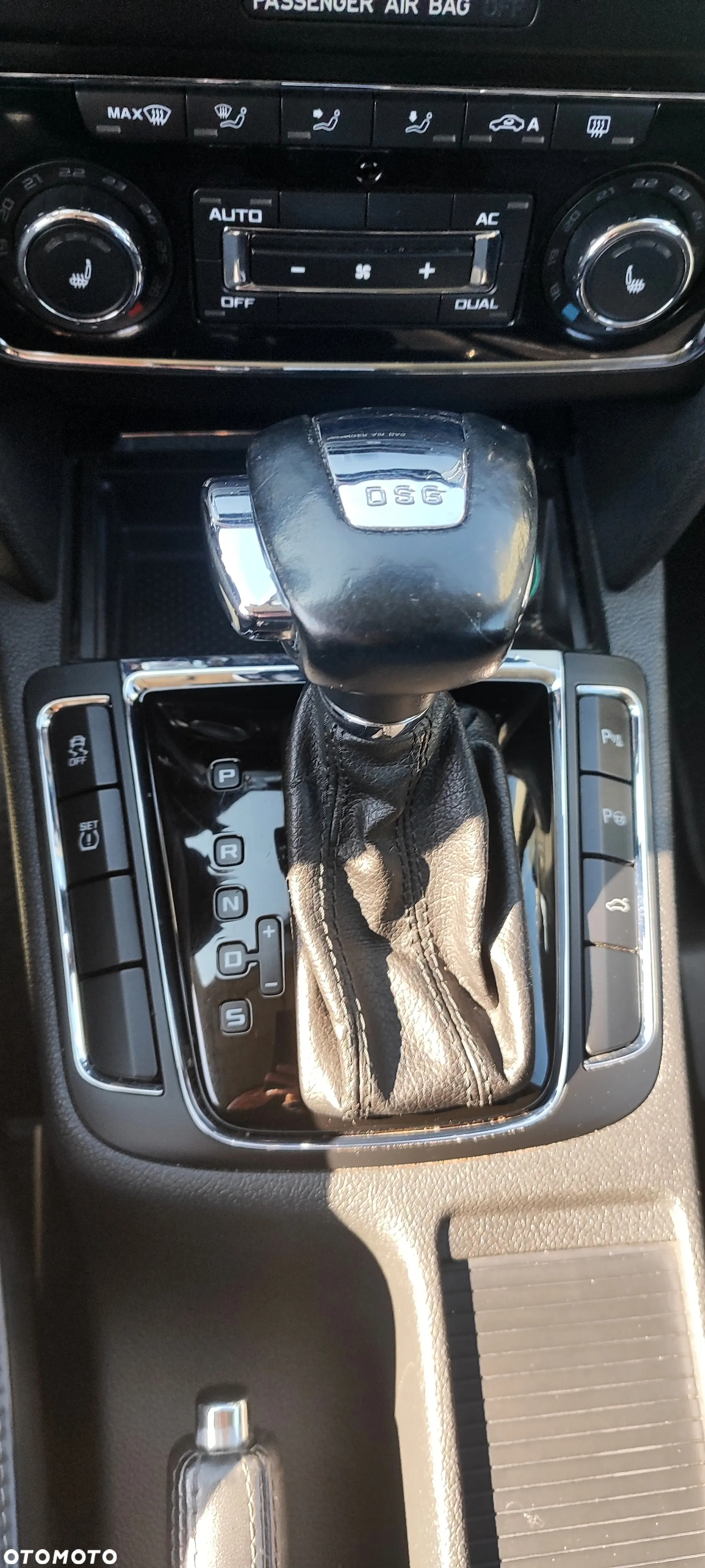 Skoda Superb 2.0 TDI Elegance DSG - 20
