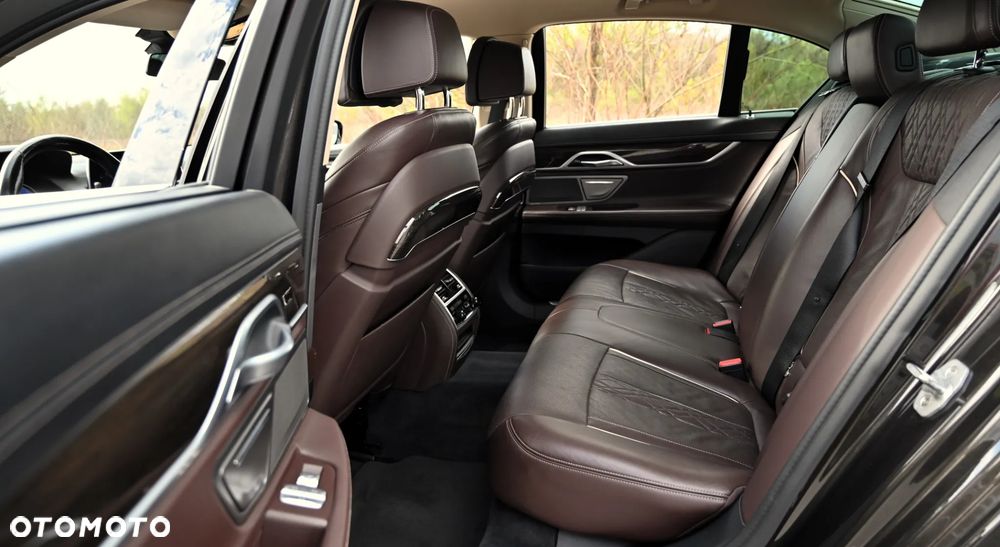 BMW Seria 7 730d xDrive - 26