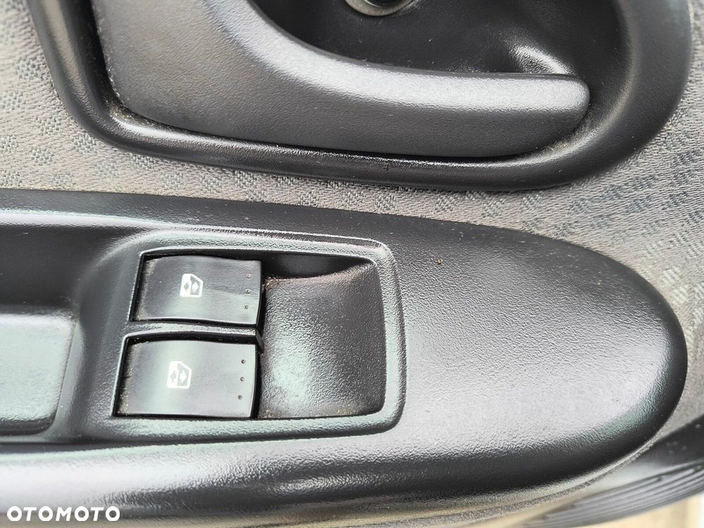 Renault Clio - 18