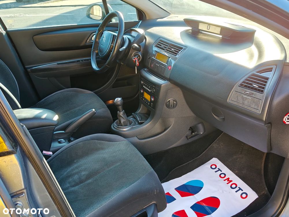 Citroën C4 1.6 HDi FAP Confort - 32