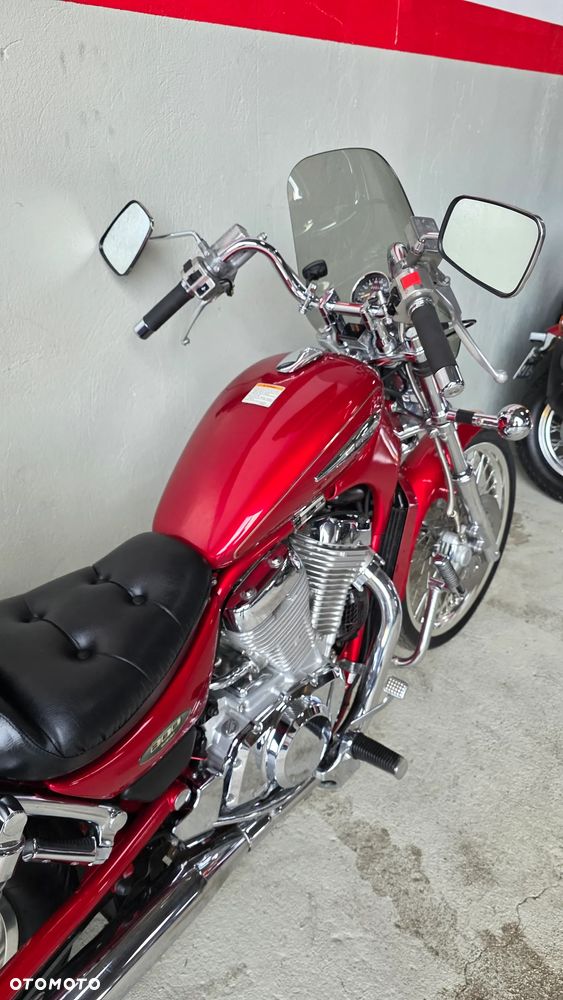 Suzuki Intruder - 16