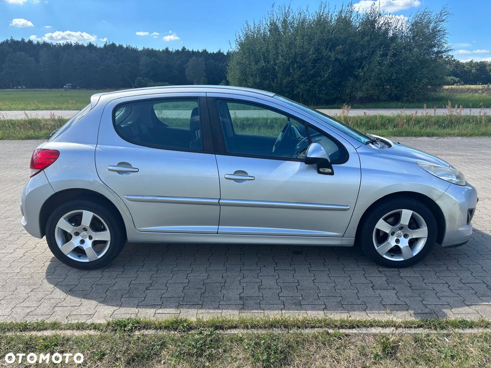 Peugeot 207 - 8