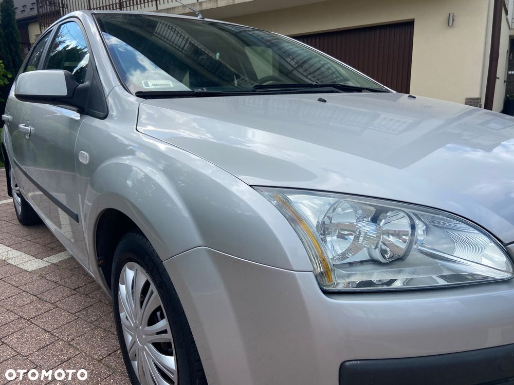 Ford Focus 1.6 Ambiente - 12