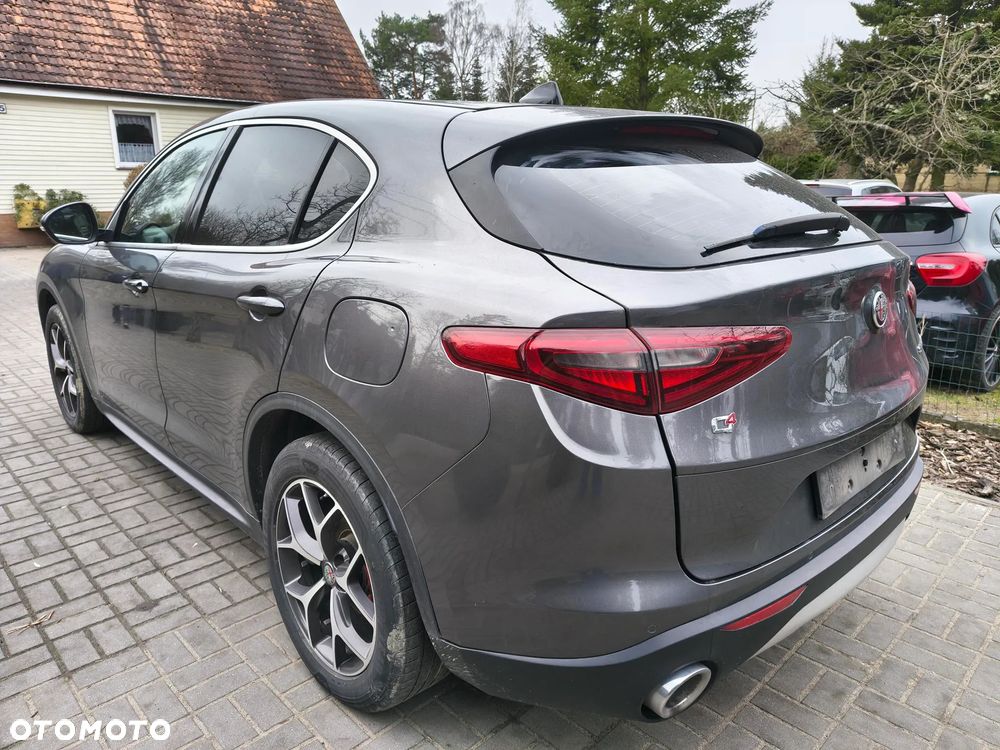 Alfa Romeo Stelvio 2.2 16V AT8 Q4 Intensa - 3