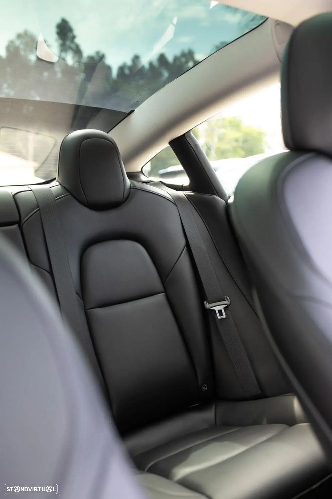 Tesla Model 3 - 30