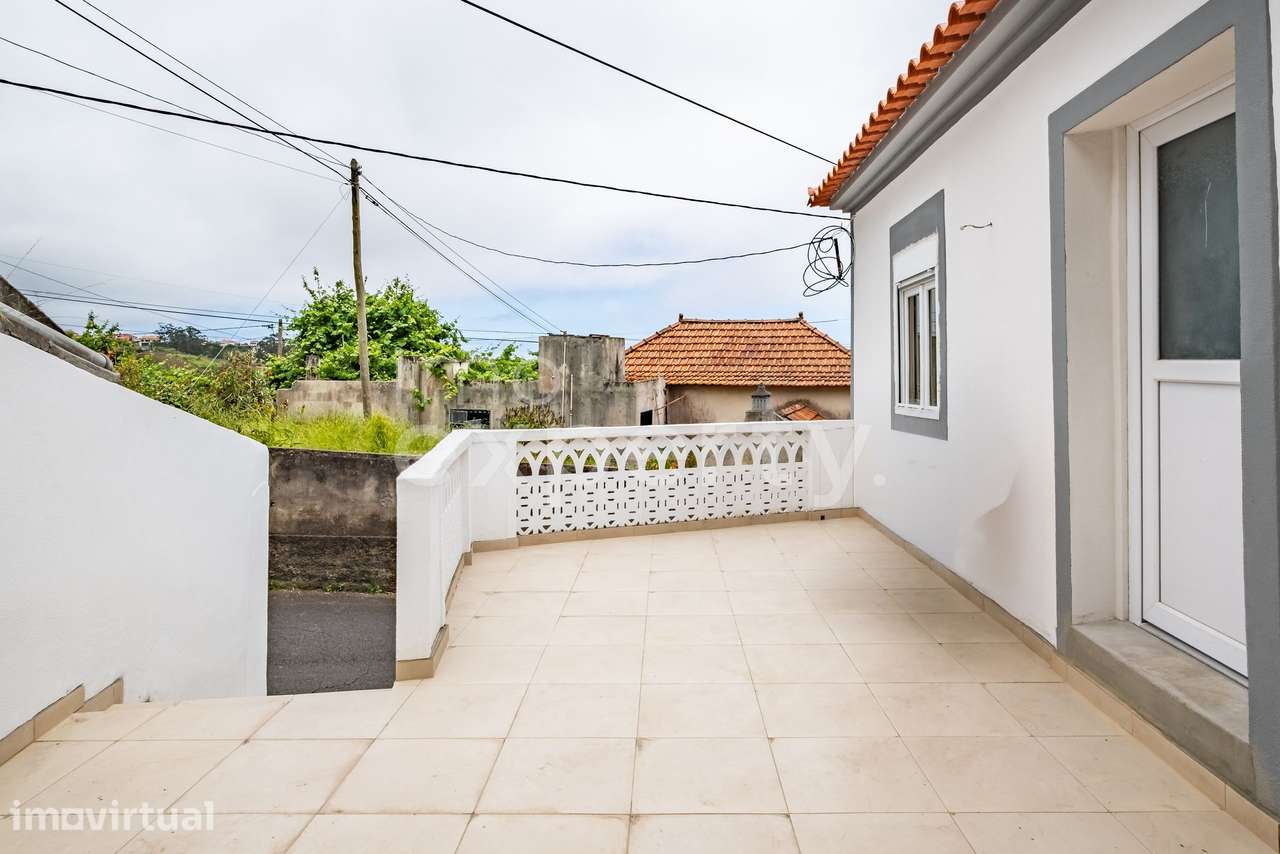 Moradia T2 Remodelada com Vista Mar, Terraço, Churrasco e 2 Estacionam - Grande imagem: 5/44