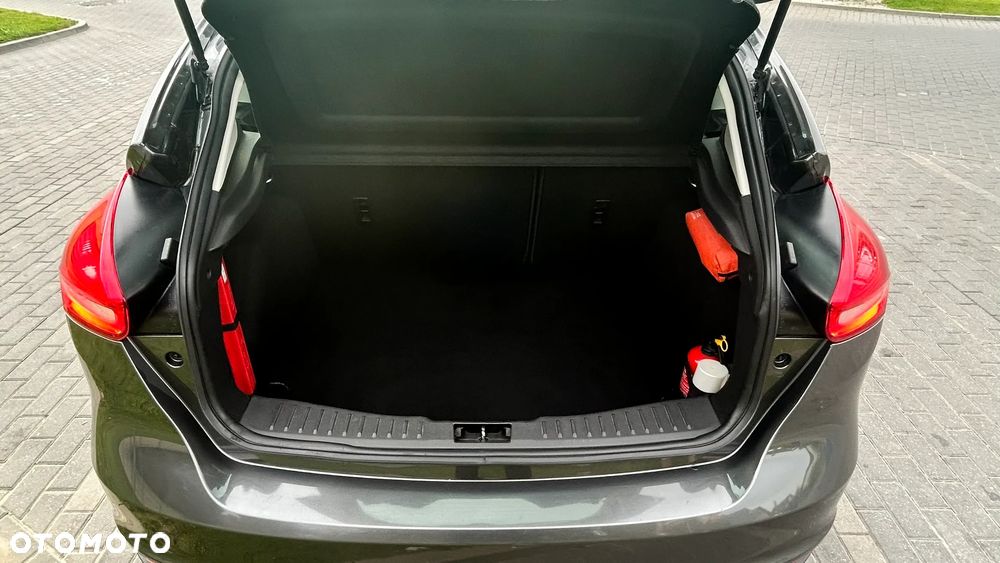 Ford Focus 1.6 Trend - 12