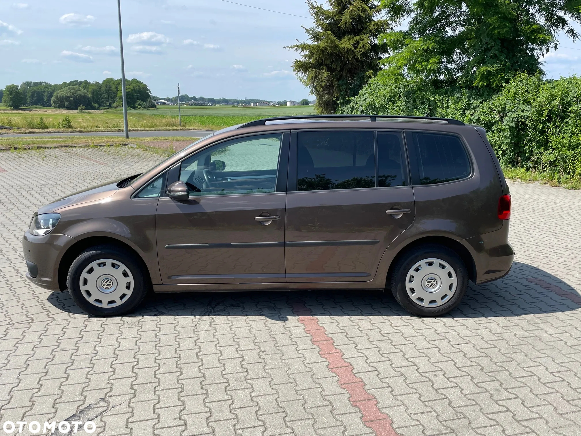 Volkswagen Touran 1.6 TDI DPF BlueMotion Technology DSG Trendline - 6