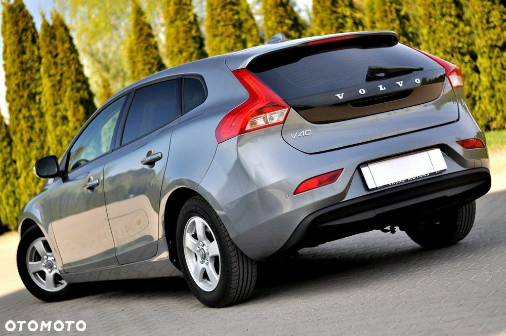 Volvo V40 D2 Momentum - 3