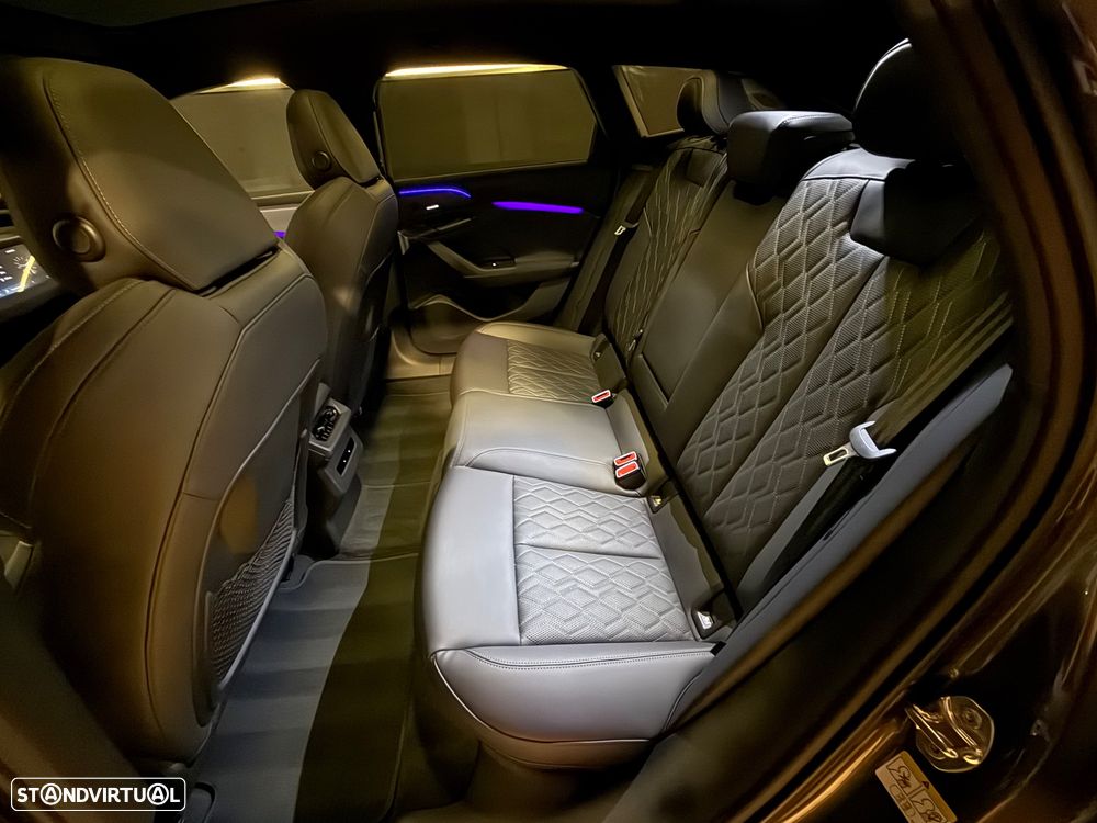 Audi A6 Avant e-tron performance edition one grey - 40