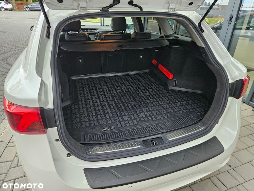 Toyota Avensis 1.8 Prestige MS - 18