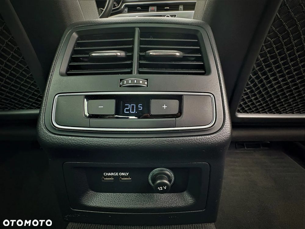 Audi A4 Limousine 40 TFSI design - 12