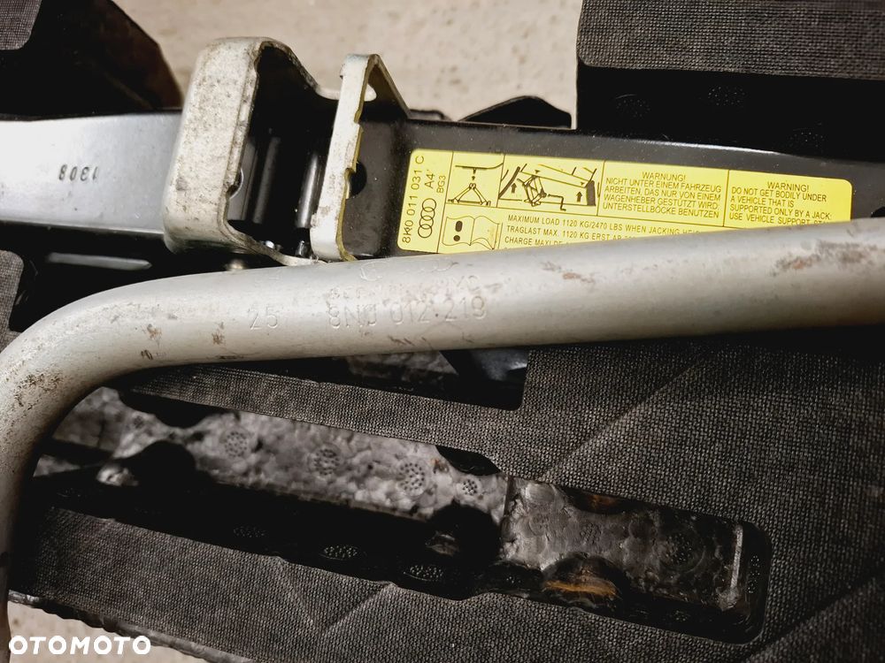 Wypełnienie Wkład Wneka Styropian Zestaw Naprawczy Audi A4 B8 - 7