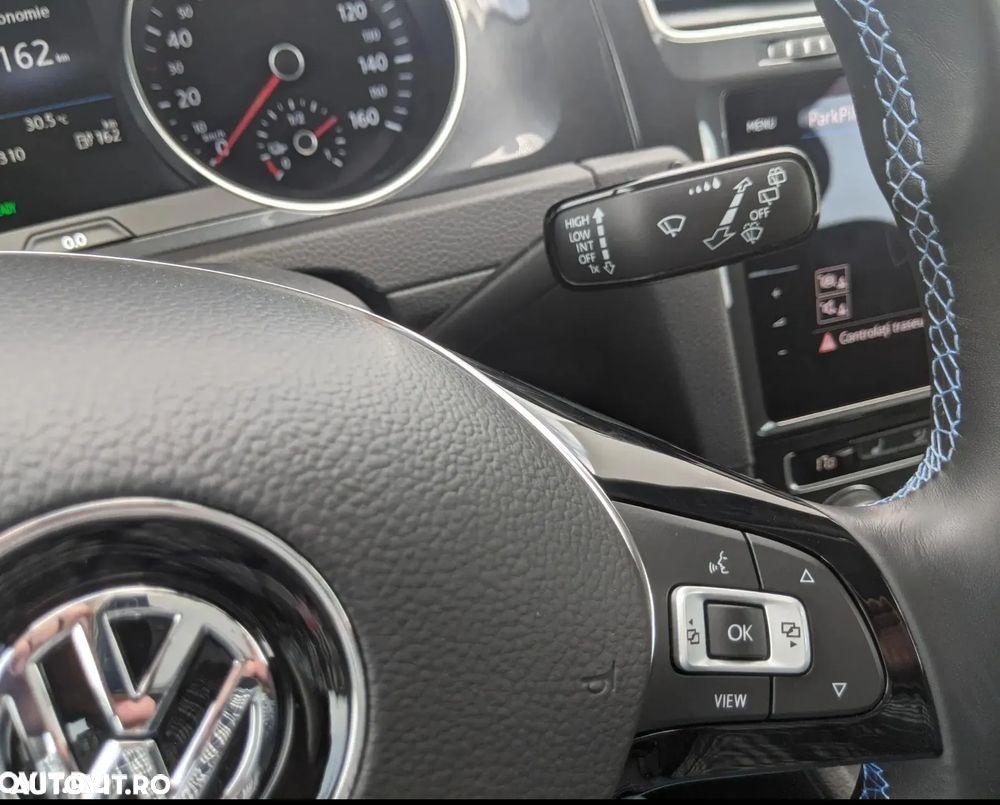 Volkswagen e-Golf - 11