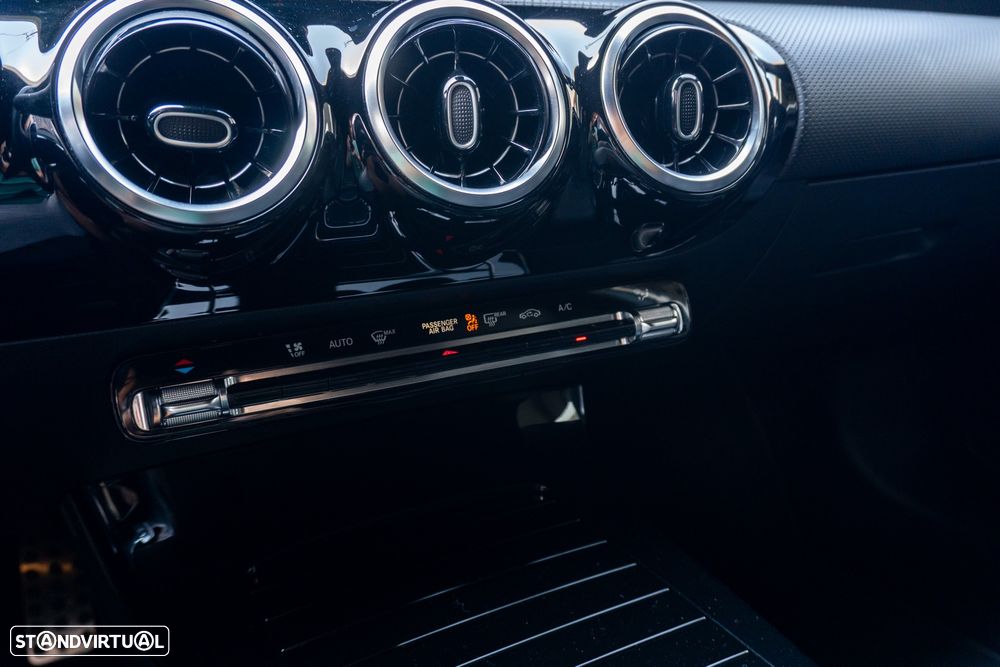 Mercedes-Benz A 180 7G-DCT AMG Line - 17