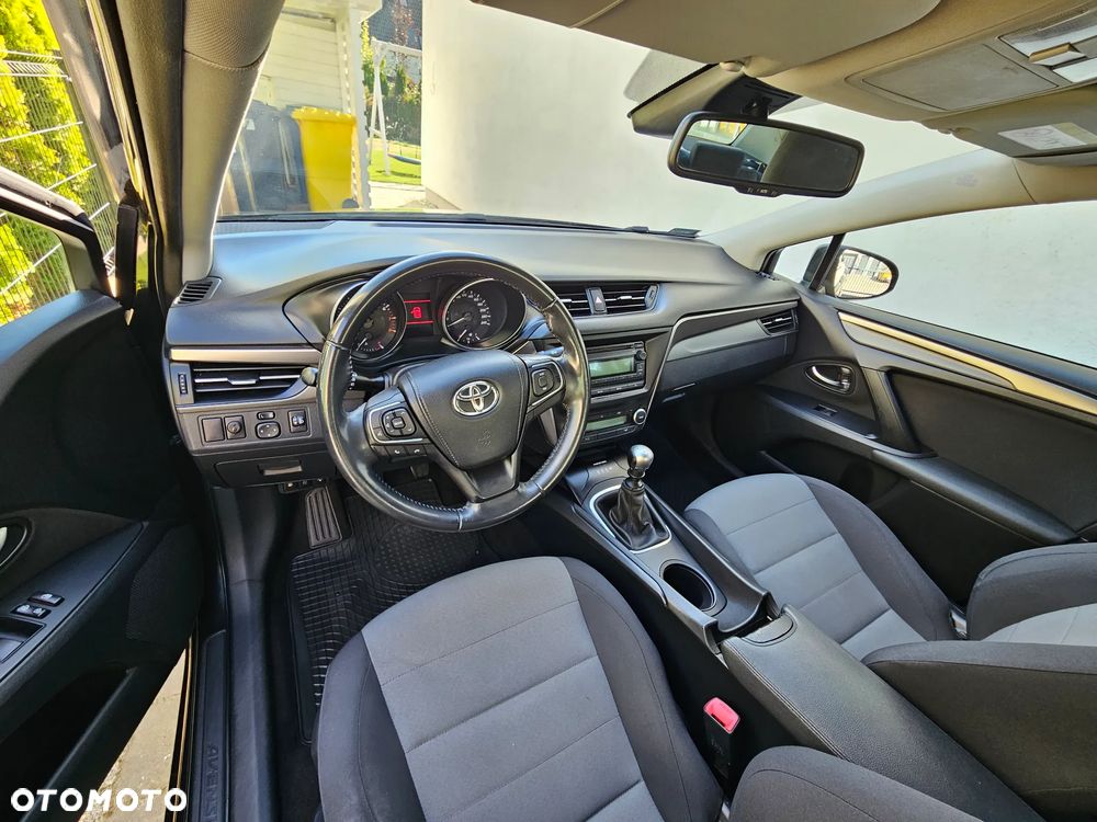 Toyota Avensis - 14