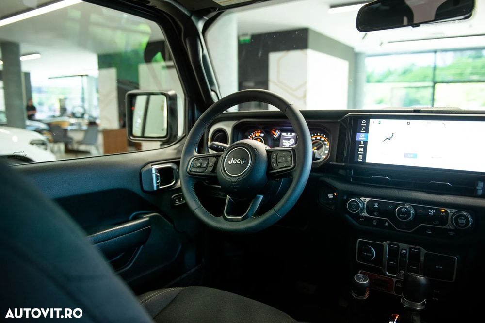 Jeep Wrangler - 28
