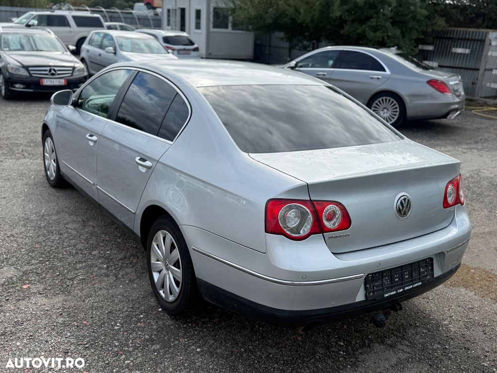 Volkswagen Passat 1.6 FSI Comfortline - 4