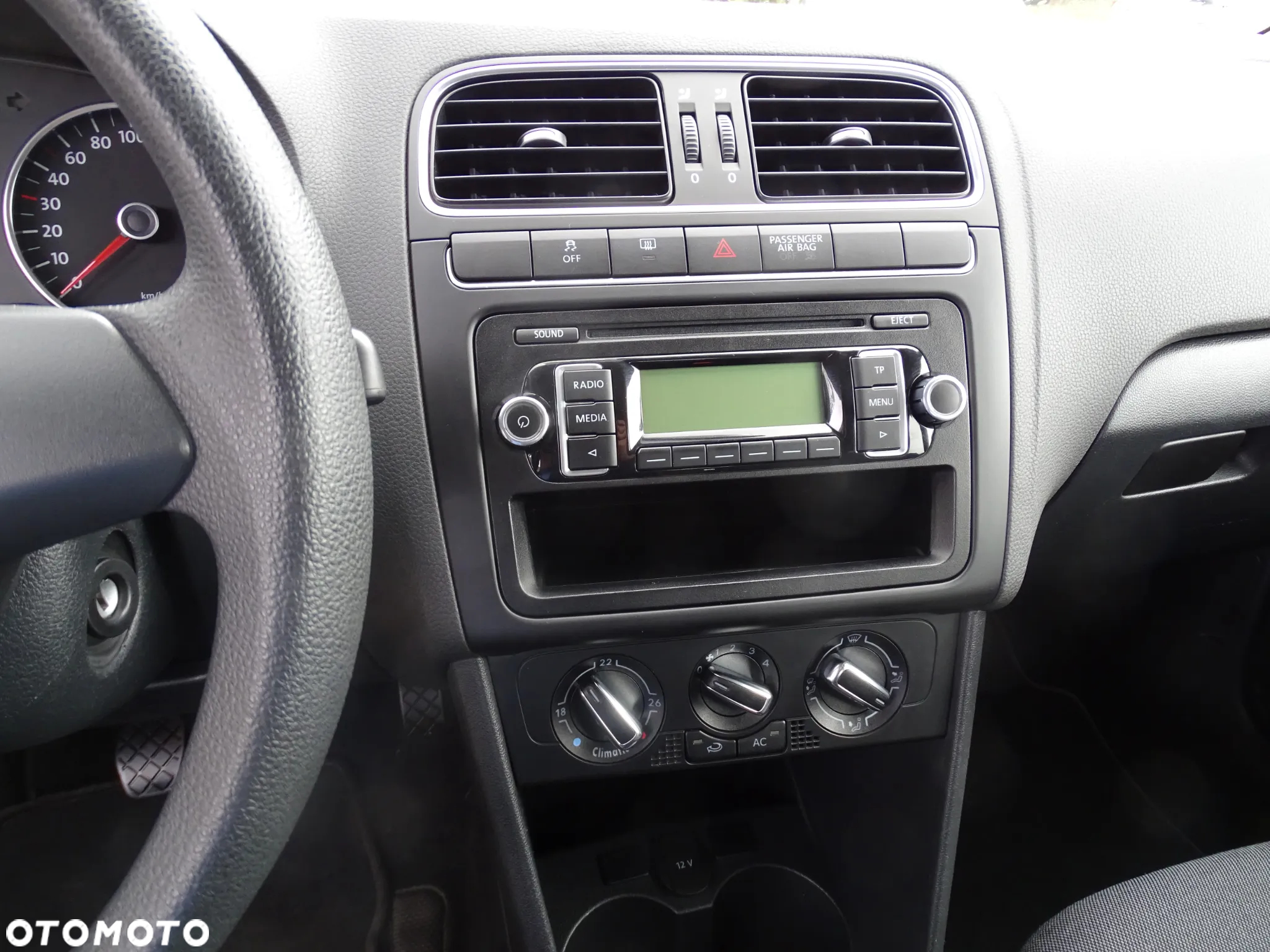 Volkswagen Polo 1.2 Blue Motion Technology Comfortline - 28