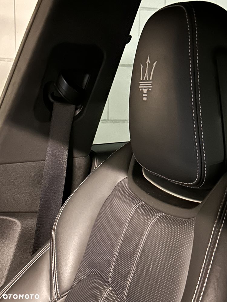 Maserati Levante S Granlusso - 12