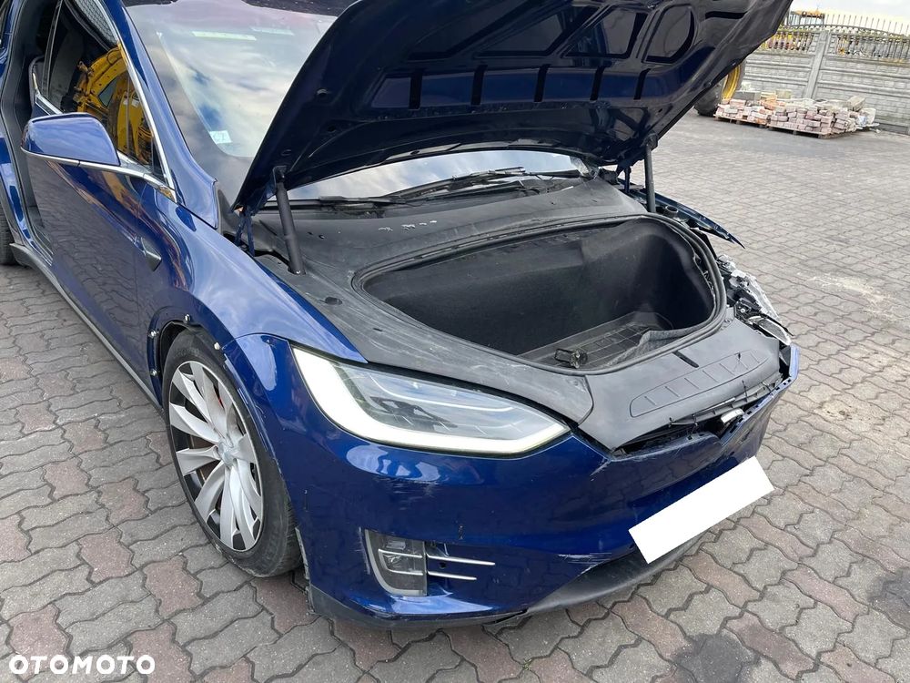 Tesla Model X Long Range - 38