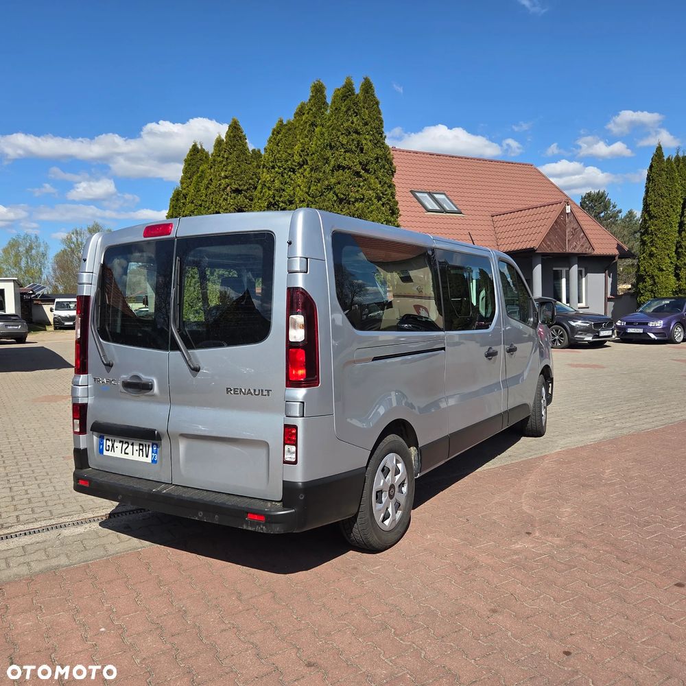 Renault Trafic 2.0 dCi - 9