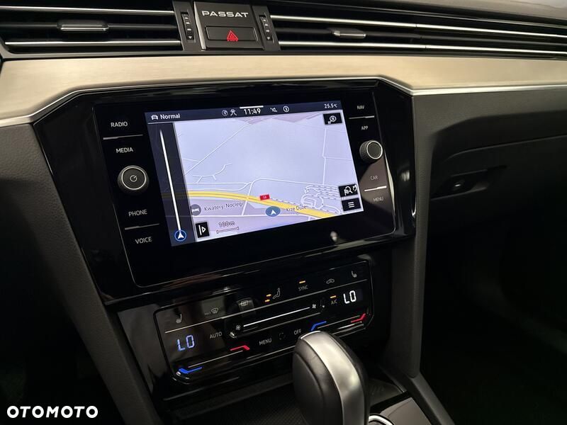 Volkswagen Passat 1.5 TSI EVO Elegance DSG - 16