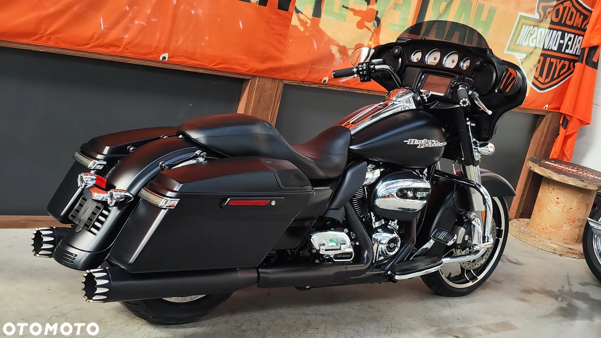 Harley-Davidson FLHXS Special - 4