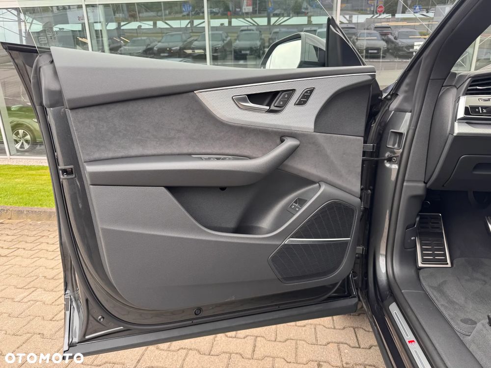 Audi Q8 TFSI e PHEV 360 kW Quattro Tiptronic - 12