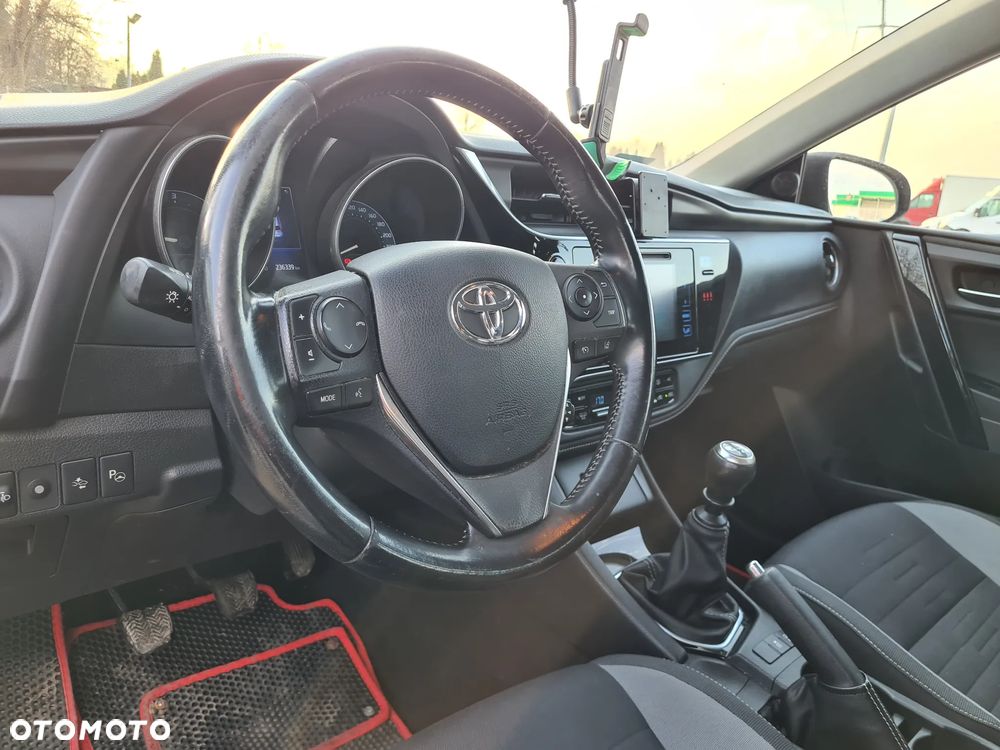 Toyota Auris - 17
