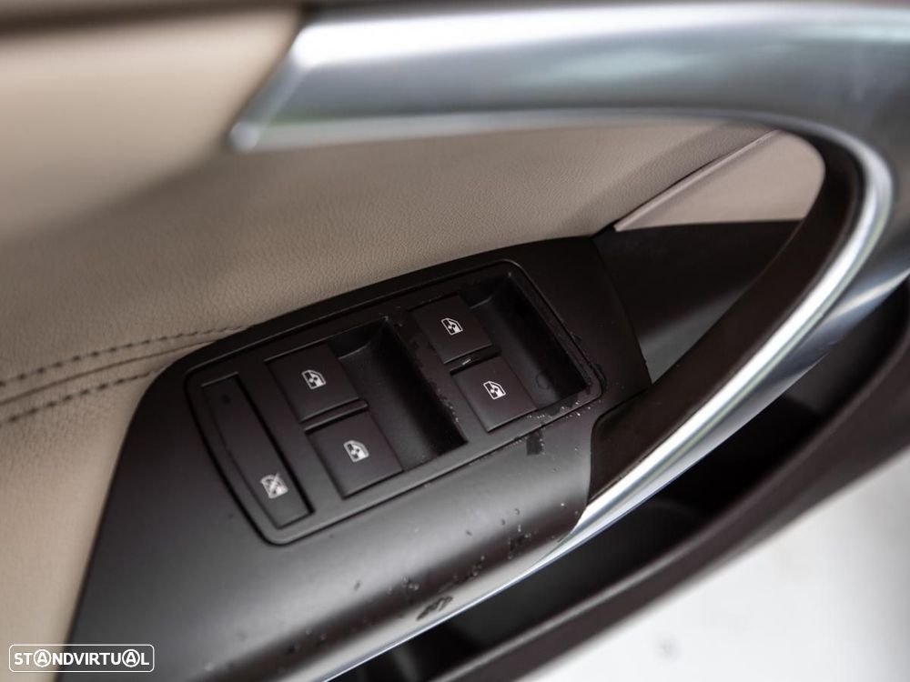 Opel Insignia - 12