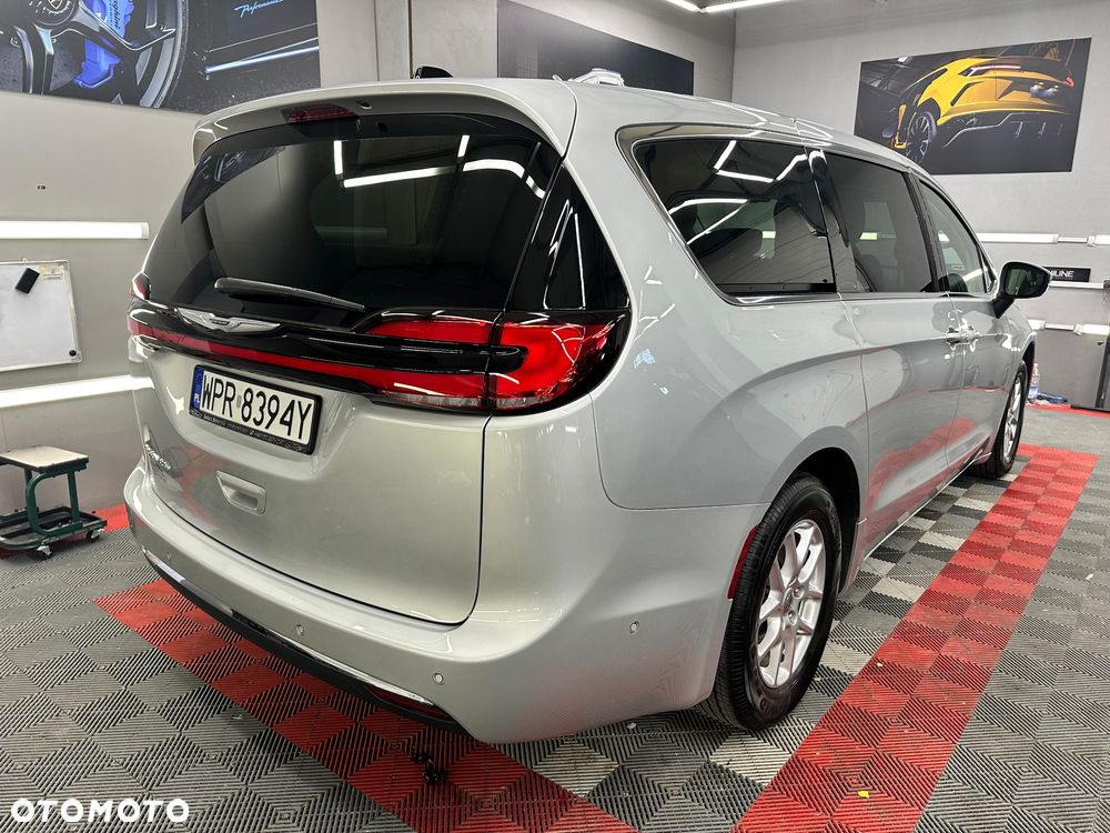 Chrysler Pacifica - 3