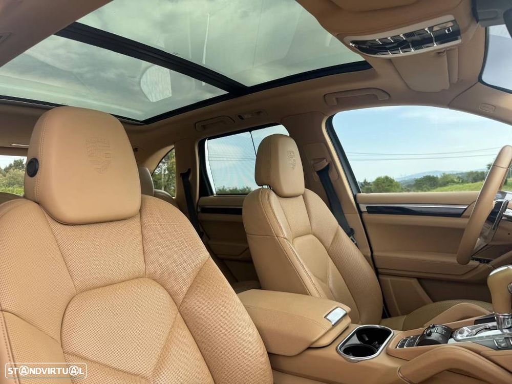 Porsche Cayenne S - 13