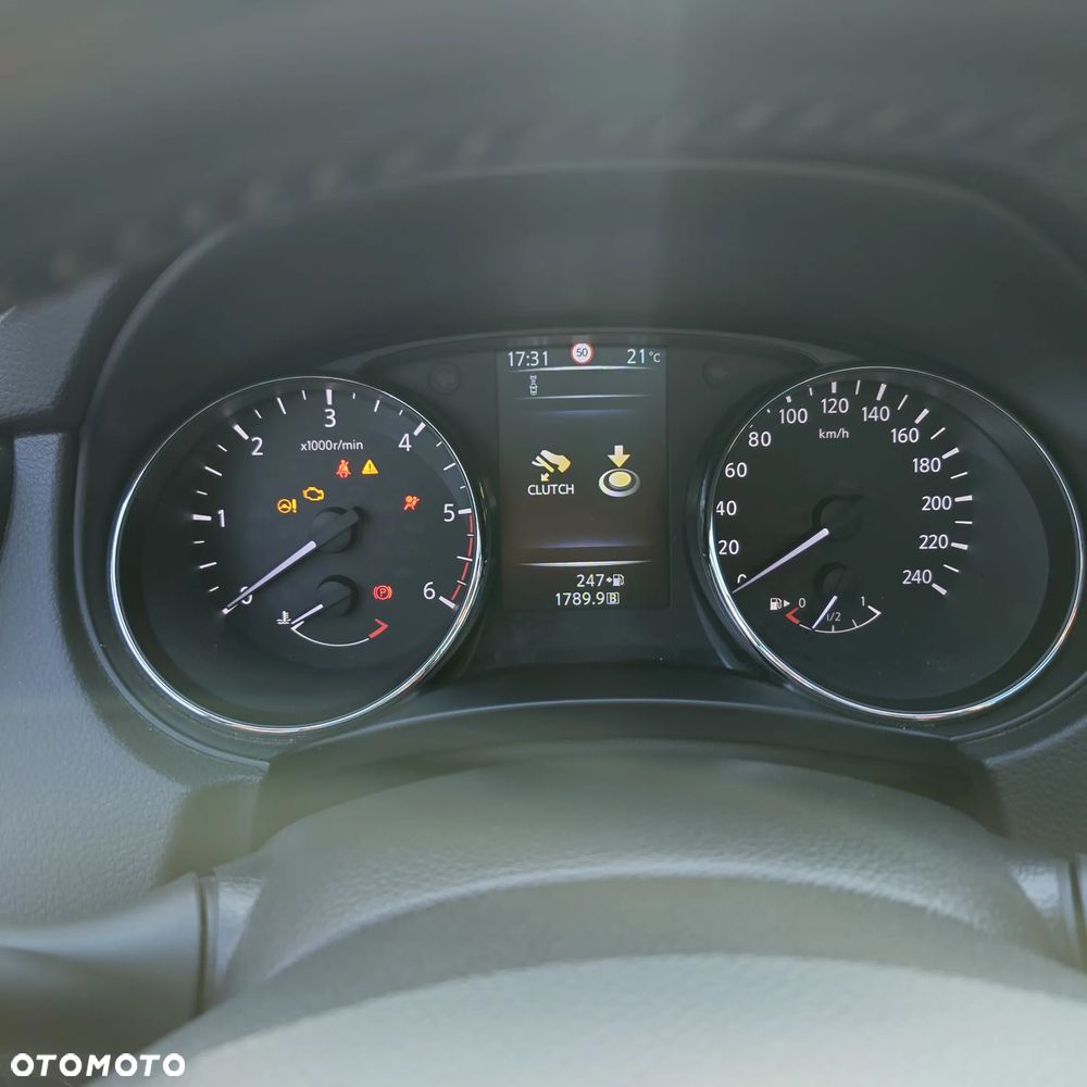 Nissan Qashqai 1.6 DCi N-Connecta - 19