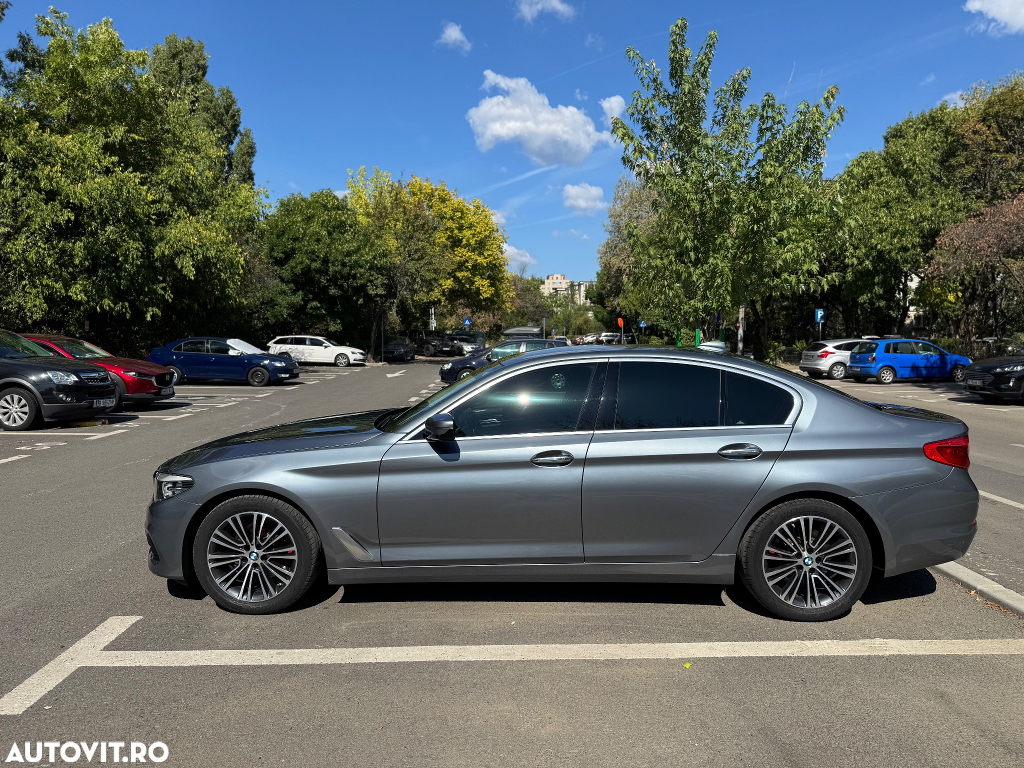 BMW Seria 5 520d AT - 11