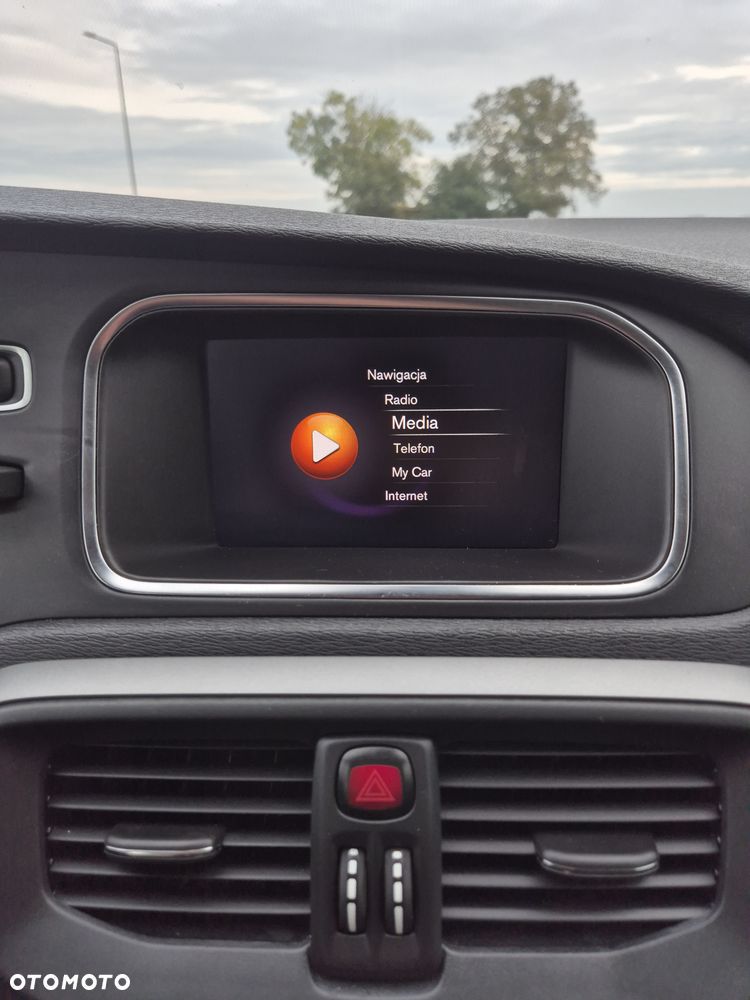 Volvo V40 - 23
