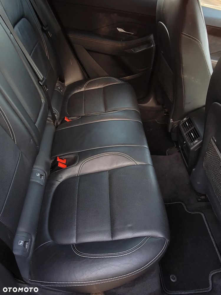 Jaguar E-Pace 2.0 i4P AWD R-Dynamic - 18