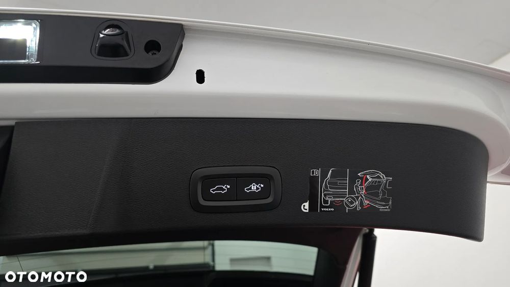 Volvo XC 40 D4 AWD Geartronic R-Design - 12