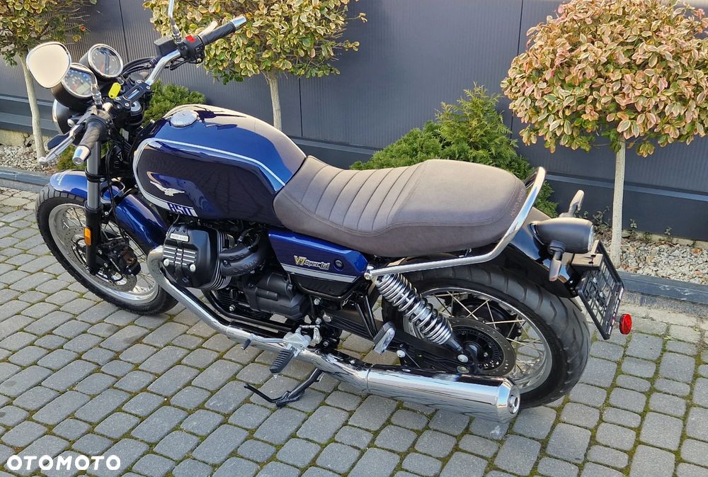 Moto Guzzi V7 - 6