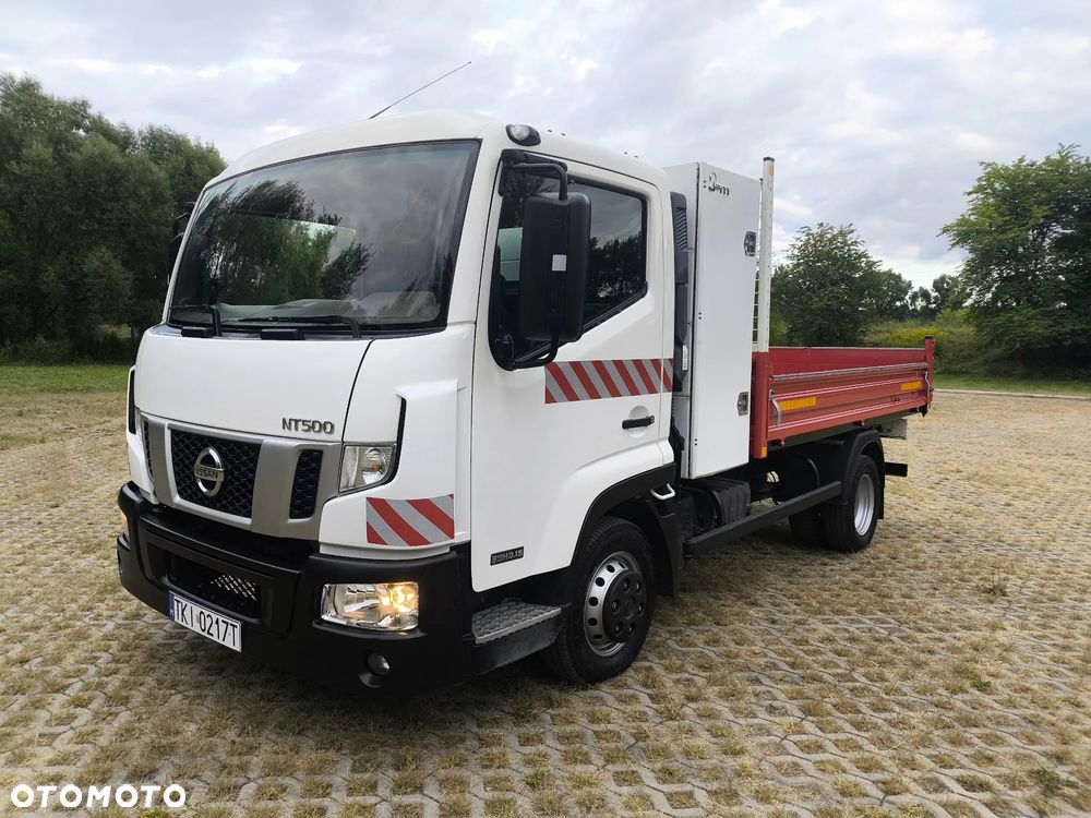 Nissan NT500 - 1