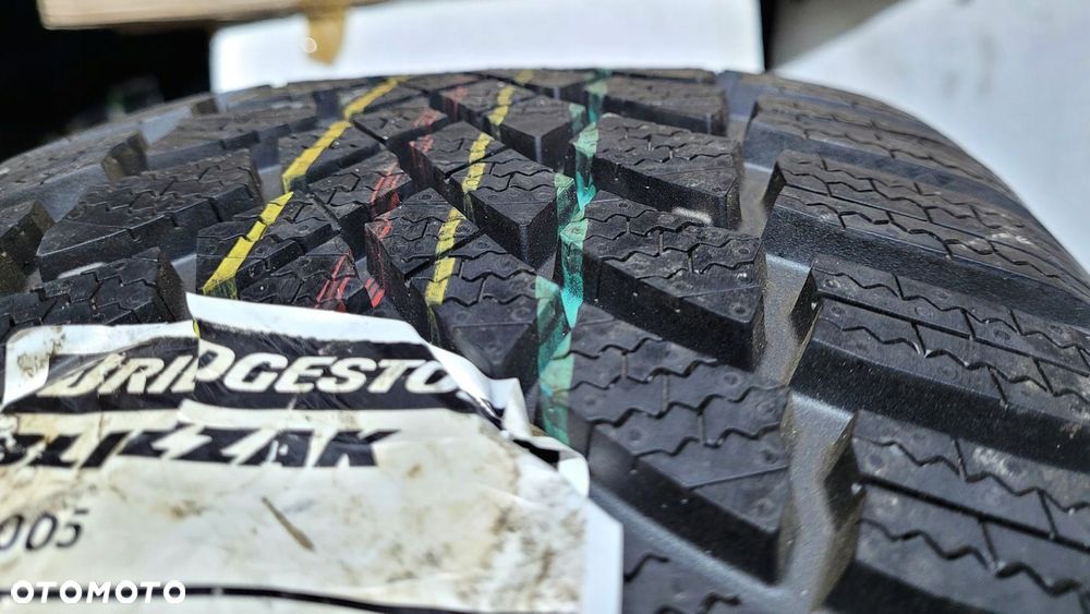 1x Bridgestone Blizzak LM005 235/45R17 97V XL Z561A - 5