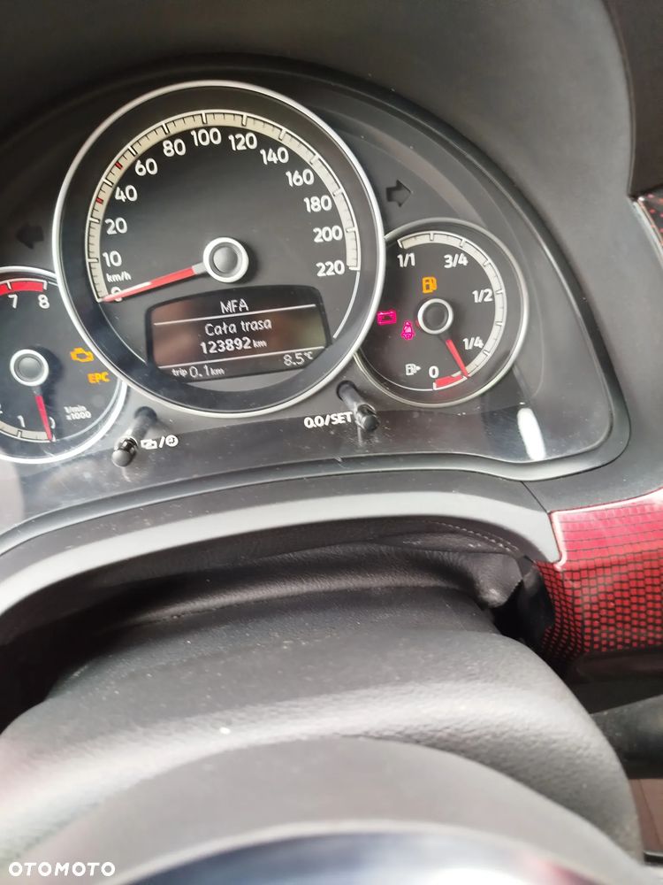 Volkswagen up! GTI - 14