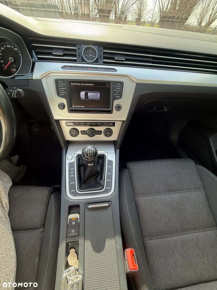Volkswagen Passat Variant 2.0 TDI (BlueMotion Technology) Comfortline - 16