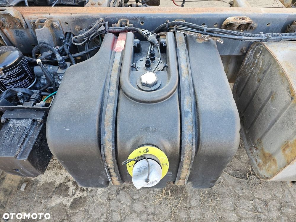 ZBIORNIK ZBIORNICZEK PŁYNU ADBLUE PŁYWAK SMOK DAF LF 45 55 APUD409 - 1