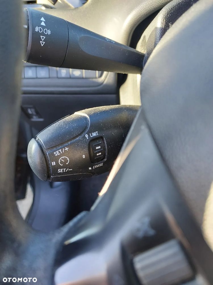 Peugeot 208 1.6 e-HDi Active STT - 4