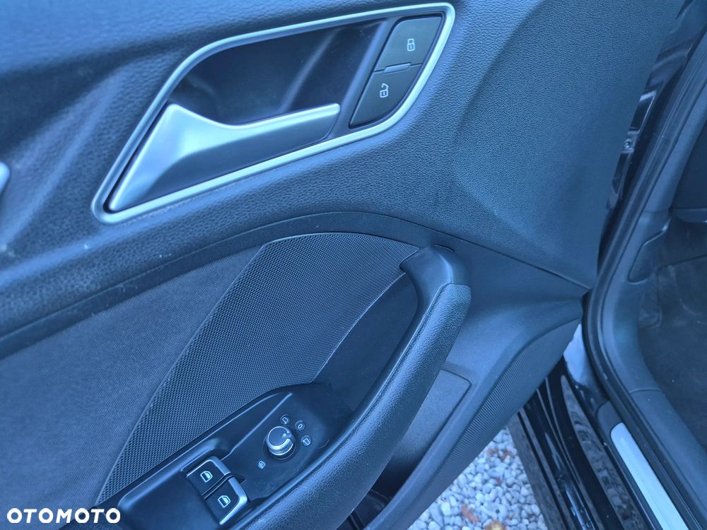 Audi A3 3-drzwiowe 1.4 TFSI S line Sportpaket - 32