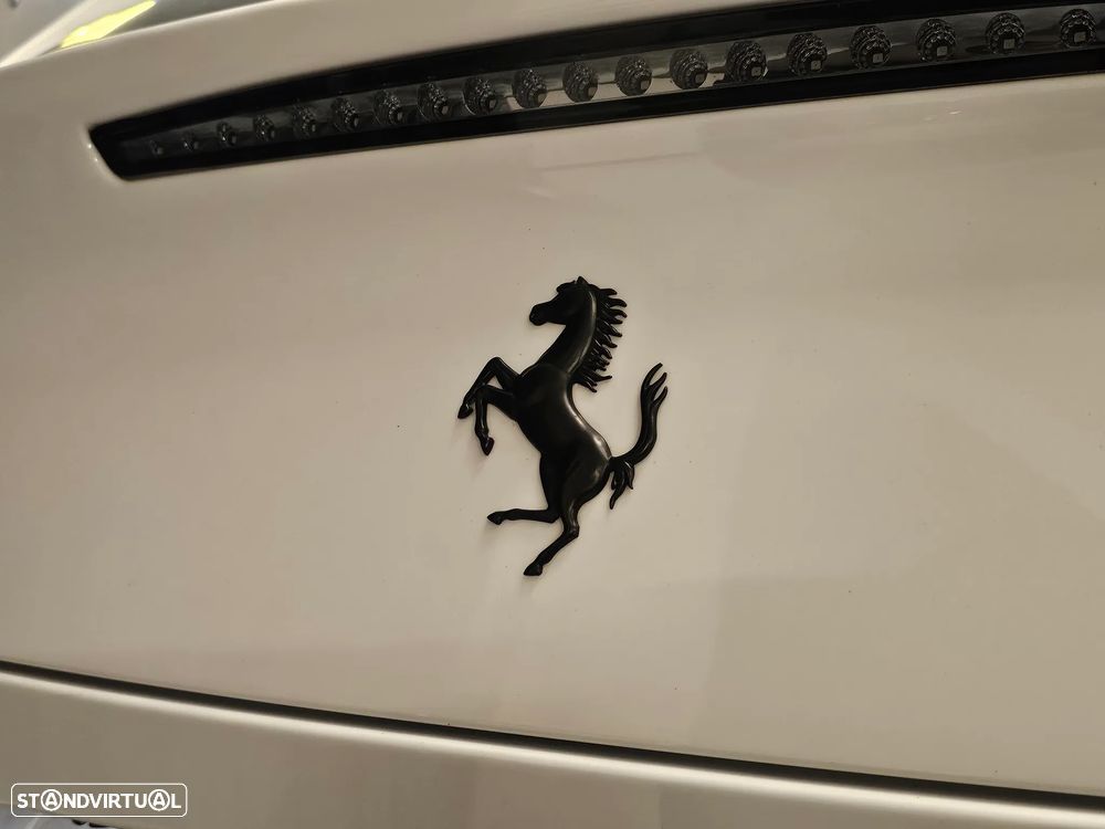 Ferrari GTC4 Lusso T - 41